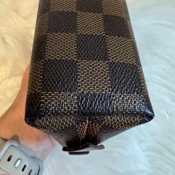 LOUIS VUITTON Damier Ebene Toiletry Cosmetic Pouch, Pochette Cosmetique - Picture 8 of 16